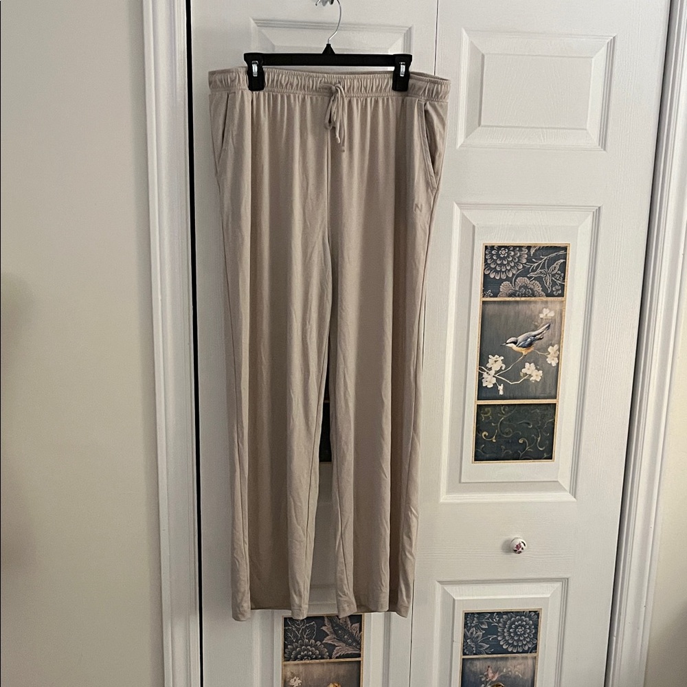 💗Natori Cream Pajama Pants
